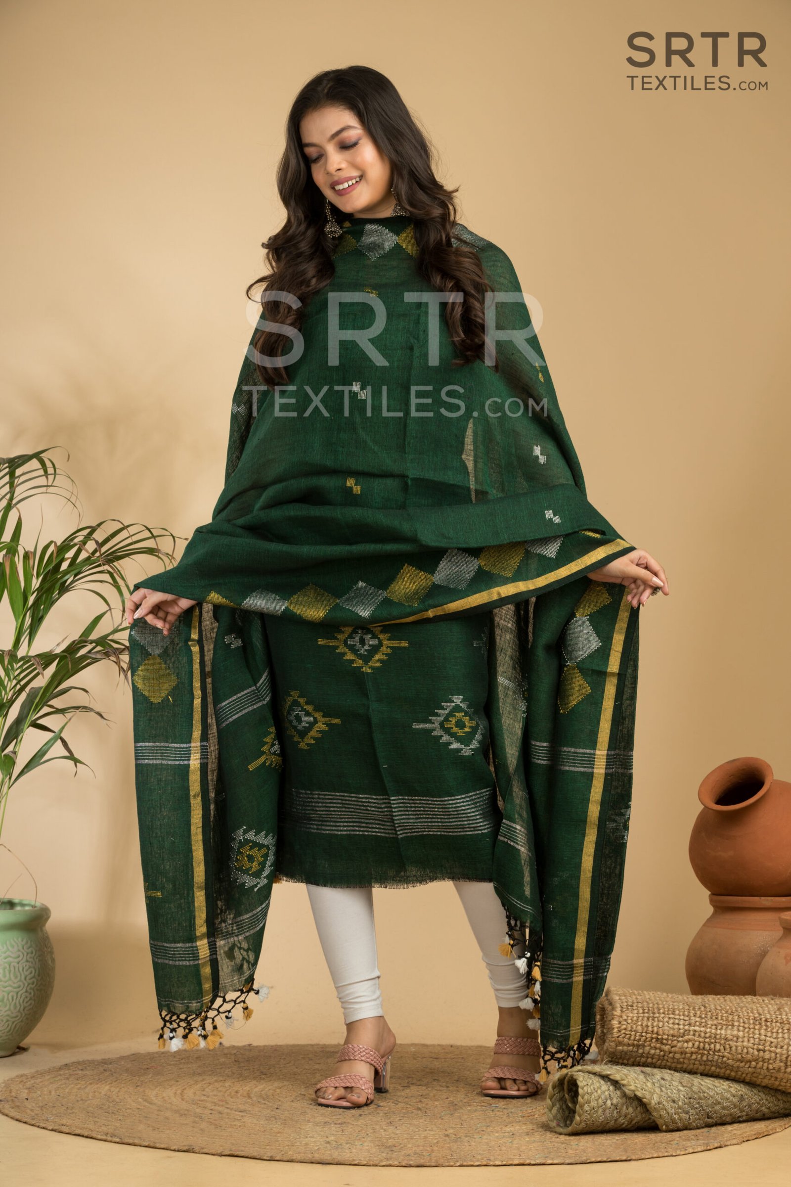 Bottle Green Handloom Linen Suit with Geometric Motifs– Elegant 2-Piece Set - Image 4