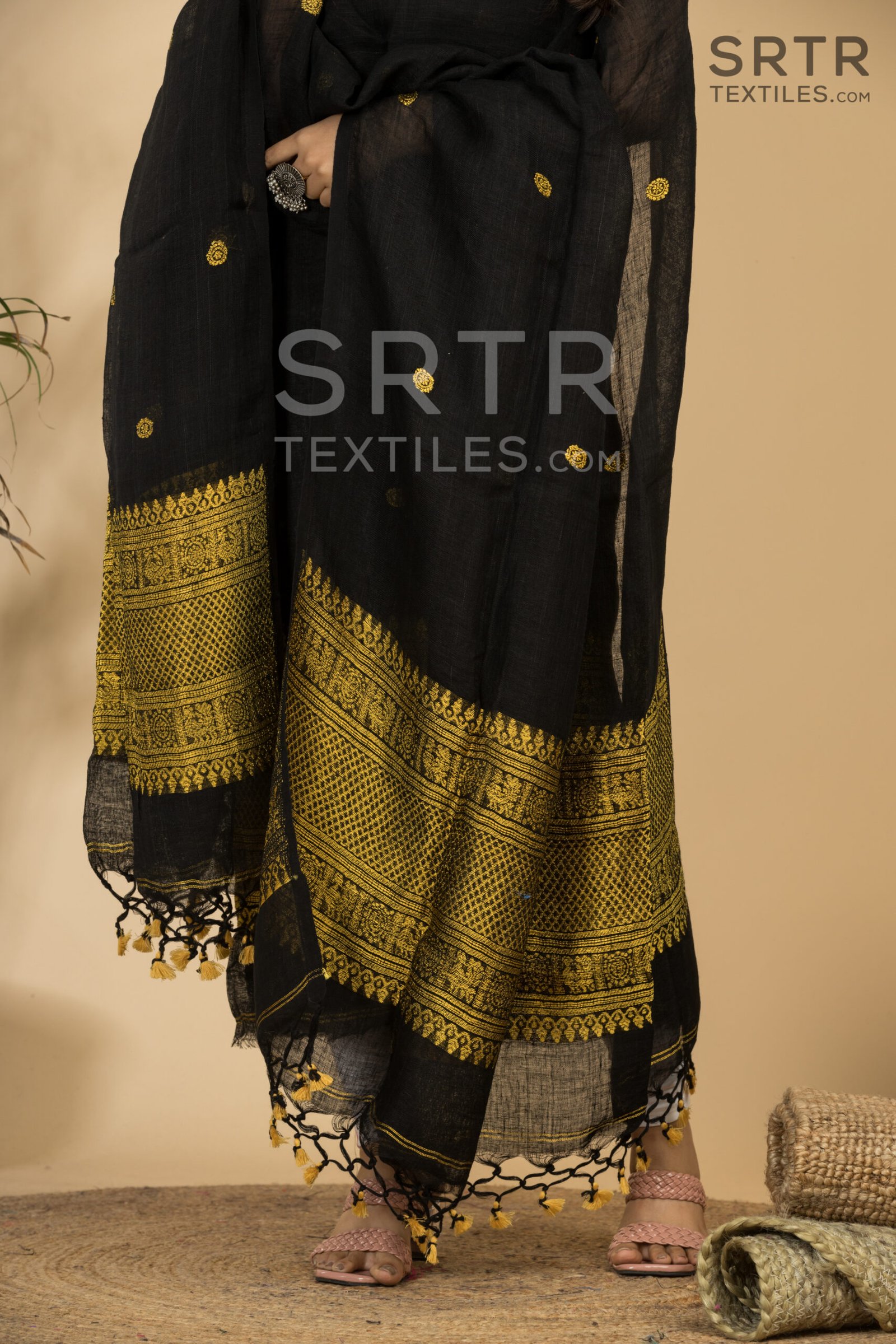 Pure Linen Unstitched Jamdani Suit – Elegant 2-Piece Set - Image 4