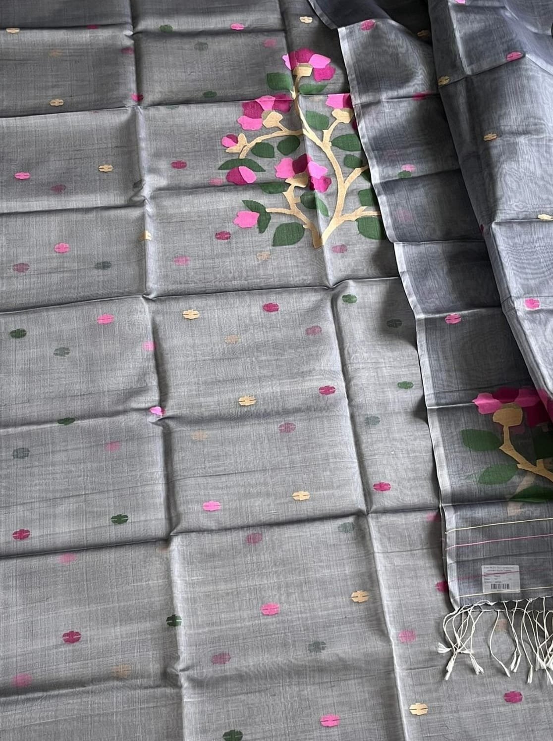 Muslin Jamdani Suit (UNSTITCHED) – Elegant 2-Piece Set