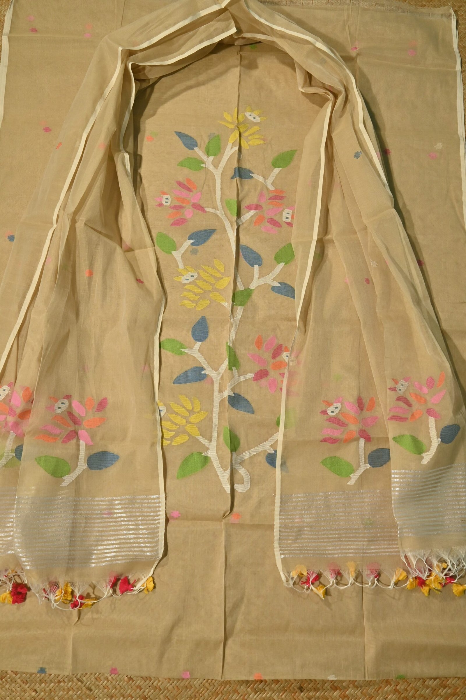 Muslin Jamdani Suit (UNSTITCHED) – Elegant 2-Piece Set