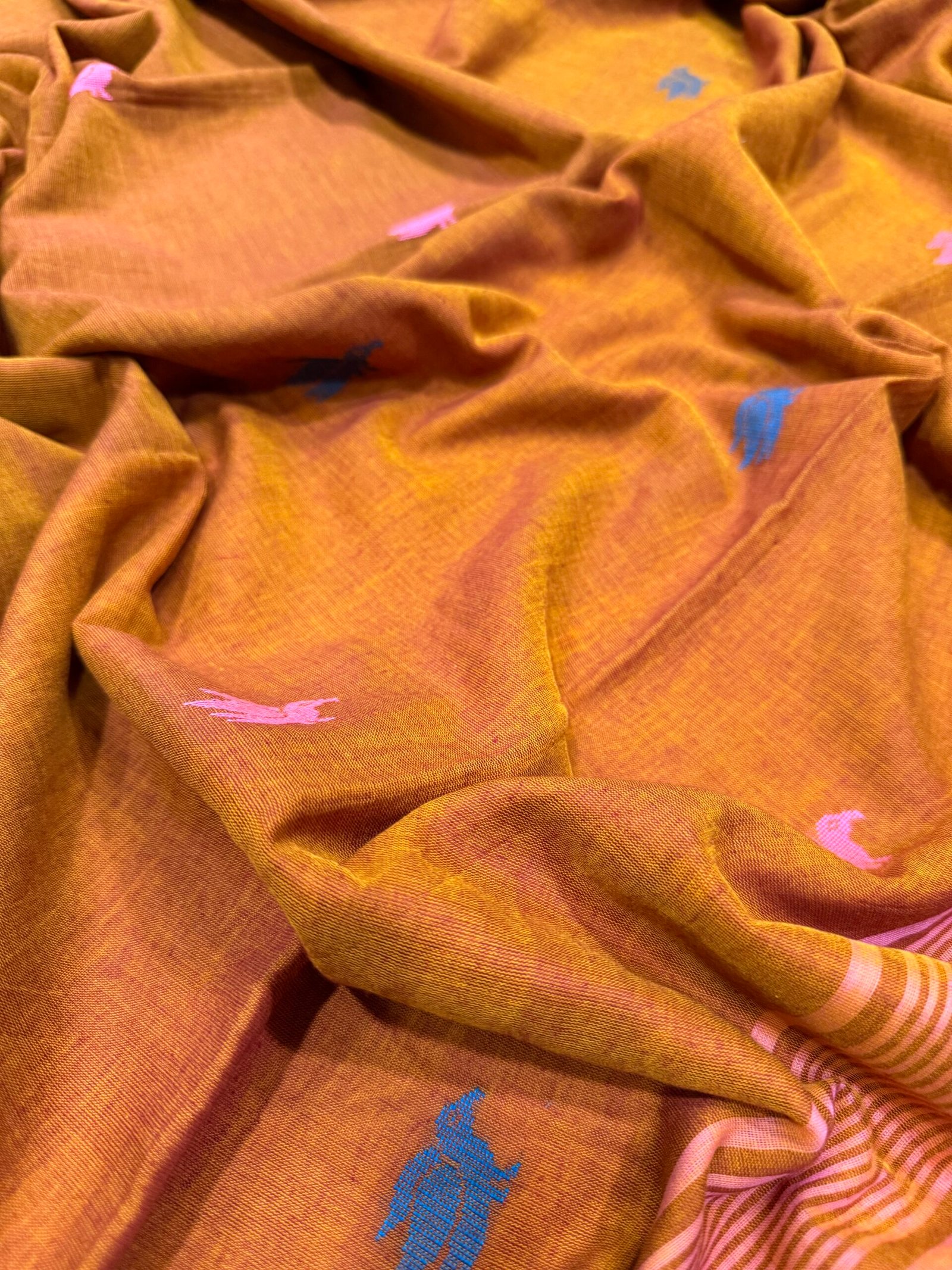 Pure Cotton Jamdani Saree with Blouse Piece - Image 4