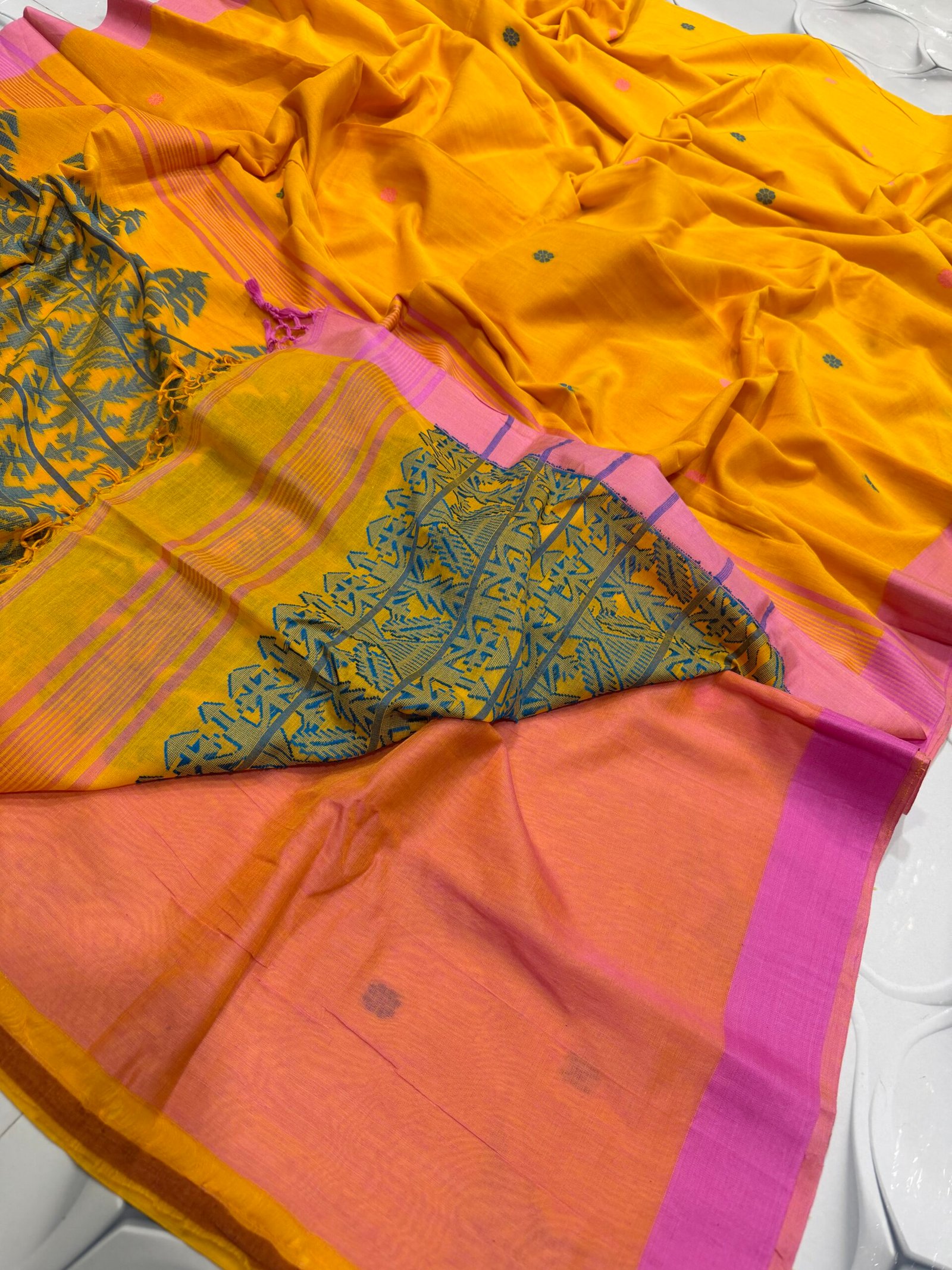 Pure Cotton Jamdani Saree with Blouse Piece - Image 2