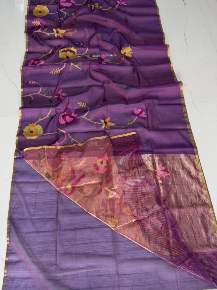 Alternative view of Handwoven Muslin Jamdani Saree with Blouse Piece