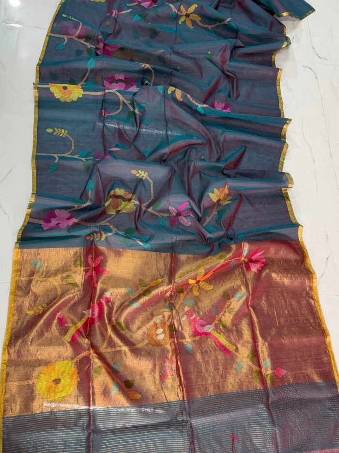 Handwoven Muslin Jamdani Saree with Blouse Piece