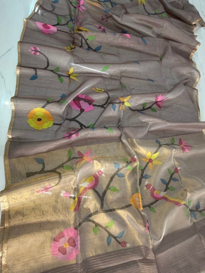 Handwoven Muslin Jamdani Saree with Blouse Piece