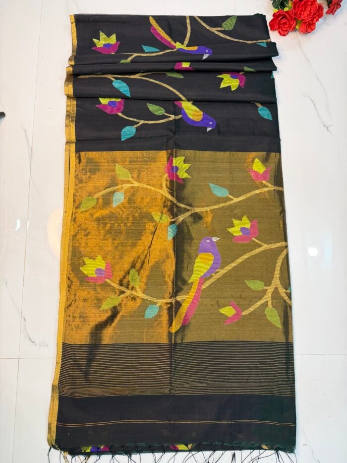 Alternative view of Premium Handwoven Muslin Jamdani Saree with Floral & Avian Motifs