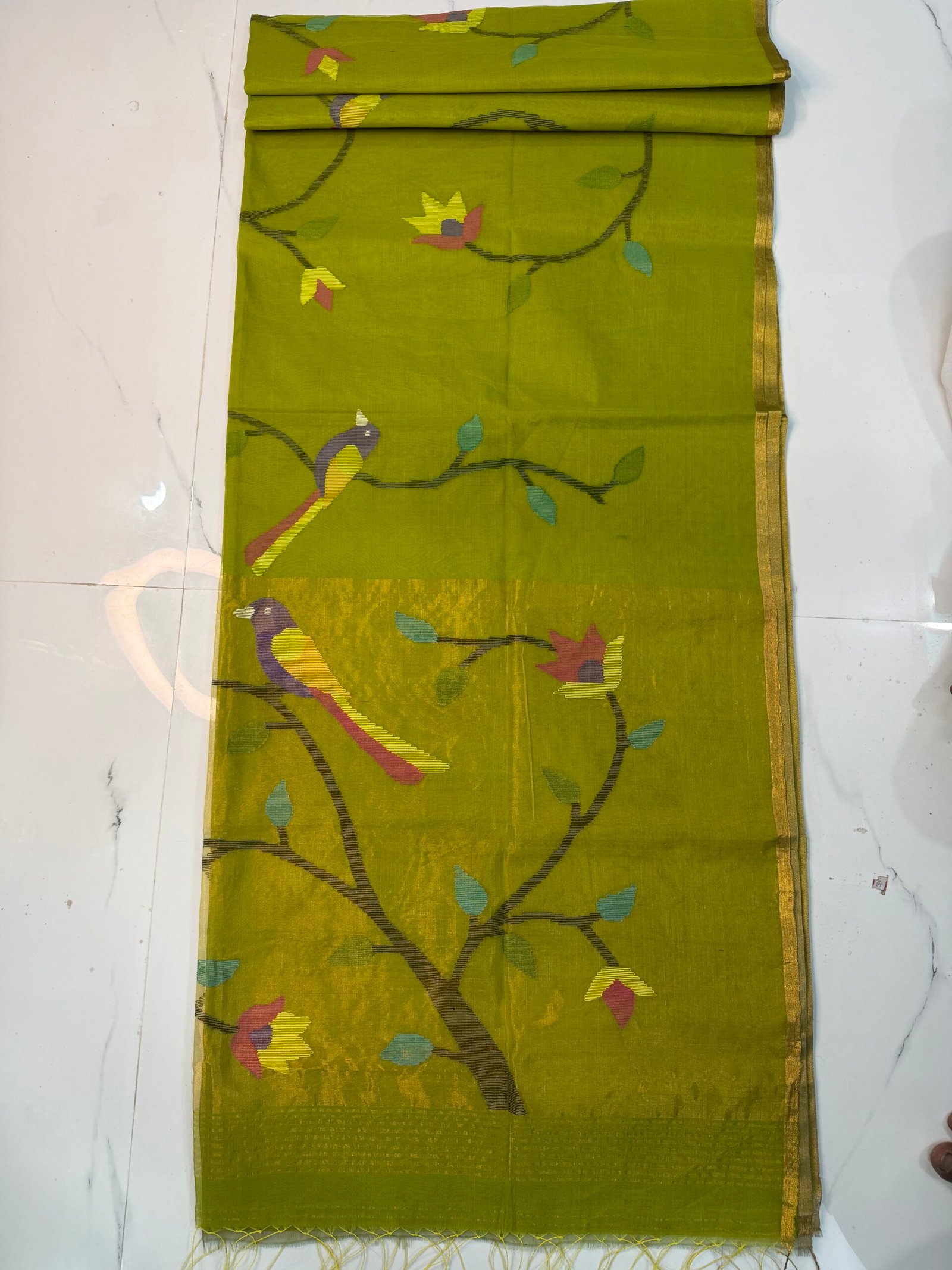 Premium Handwoven Muslin Jamdani Saree with Floral & Avian Motifs - Image 2