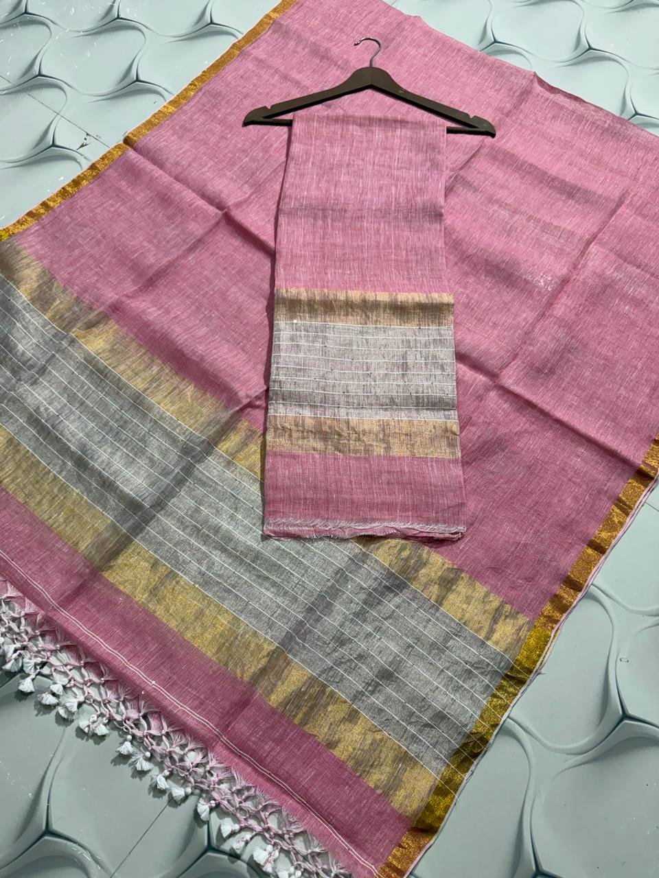 Elegant Pure Linen Top with Zari Border Dupatta Set