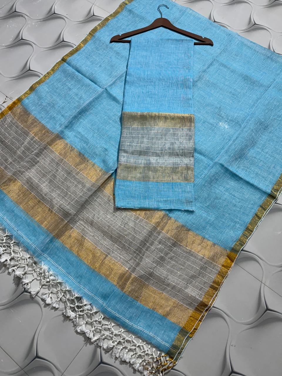 Elegant Pure Linen Top with Zari Border Dupatta Set