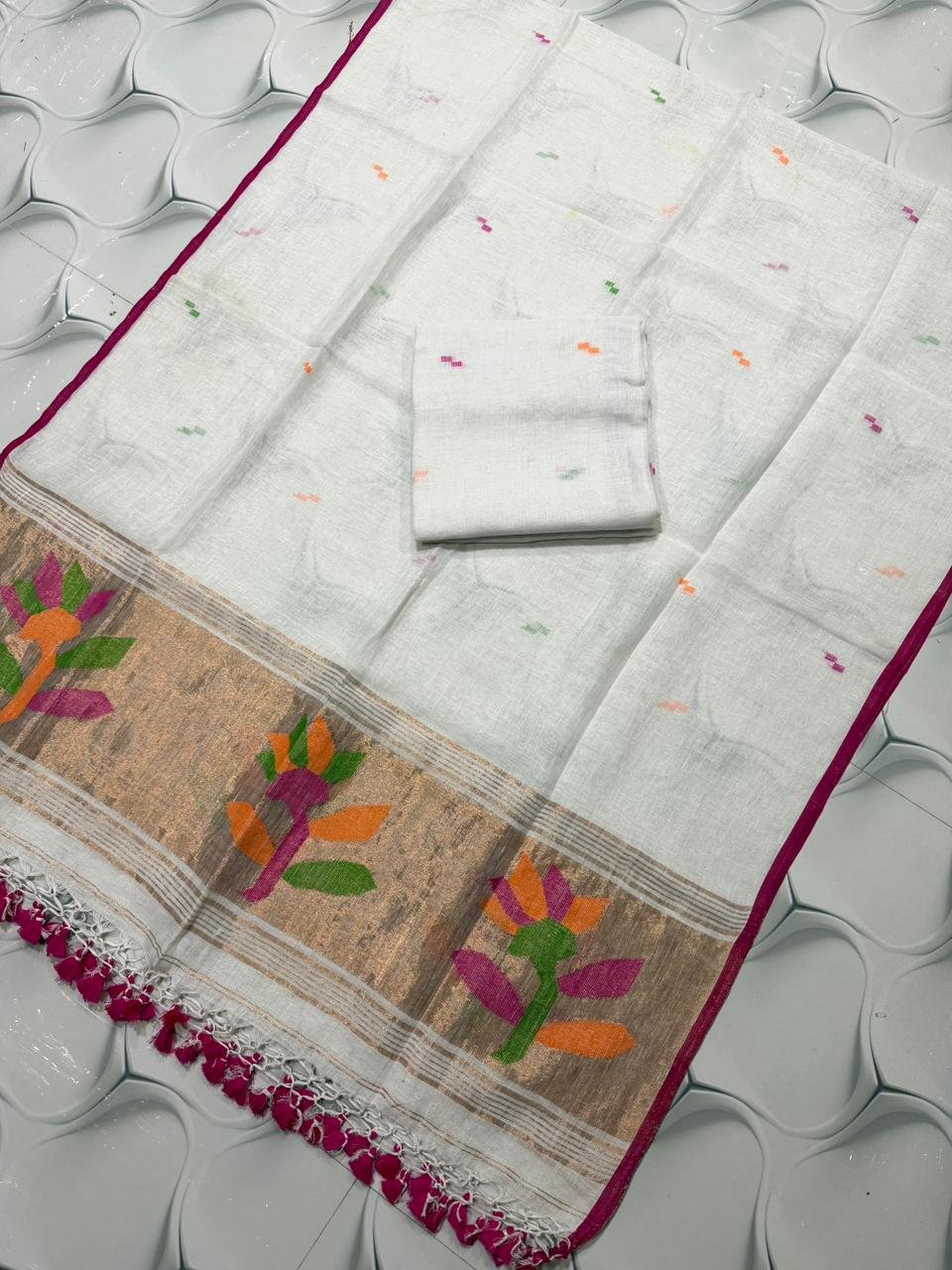 Artisanal Pure Linen Top & Dupatta Set with Floral Zari Border