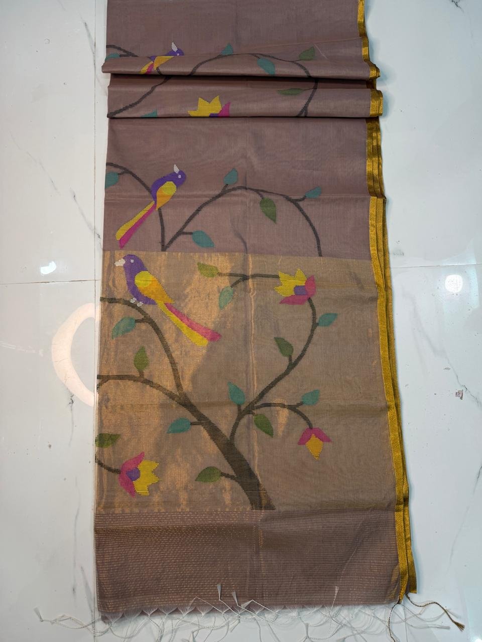 Premium Handwoven Muslin Jamdani Saree with Floral & Avian Motifs - Image 2