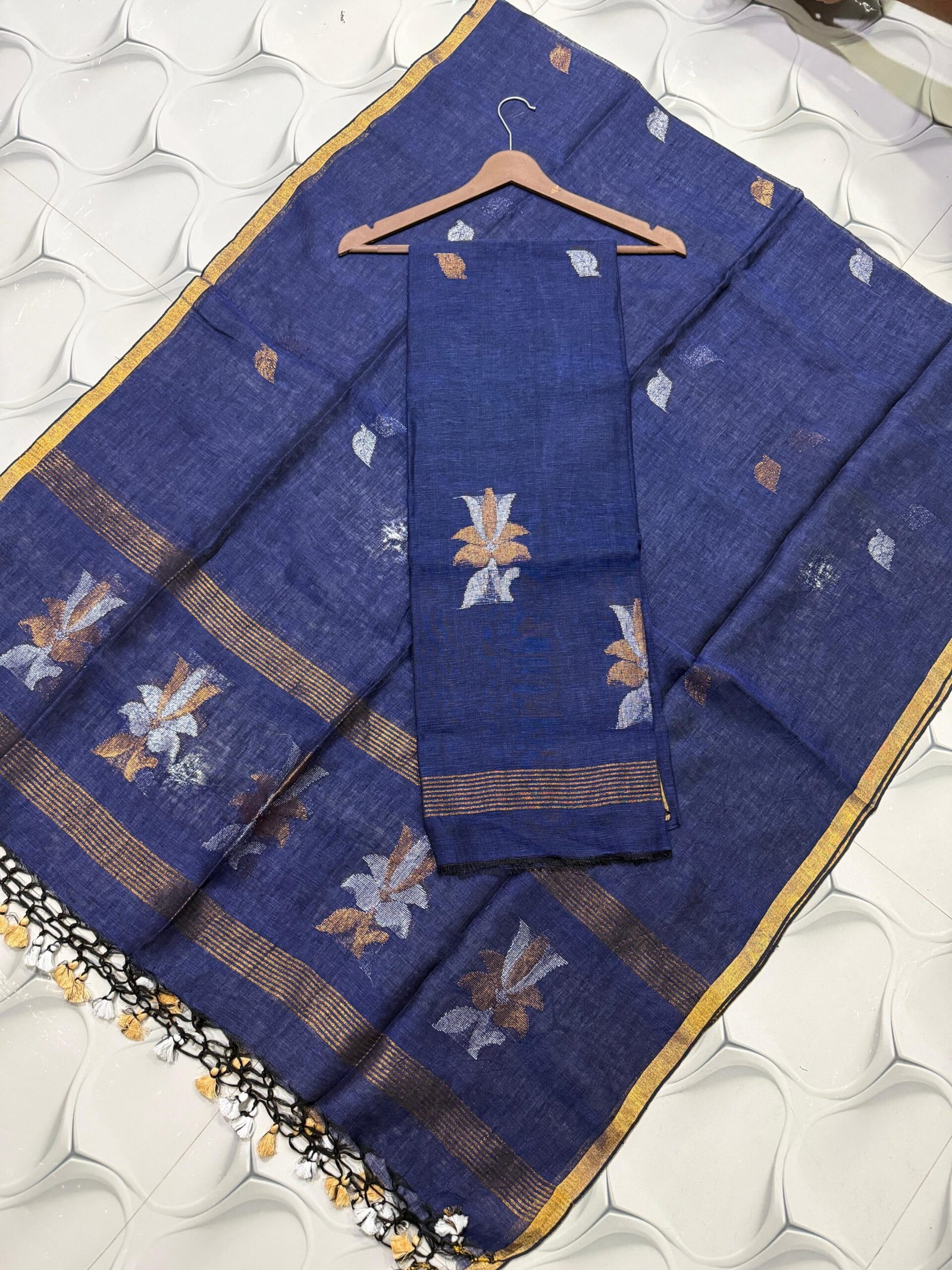 Premium Linen Unstitched Suite with Silver-Tone Floral Artistry & Zari Accents