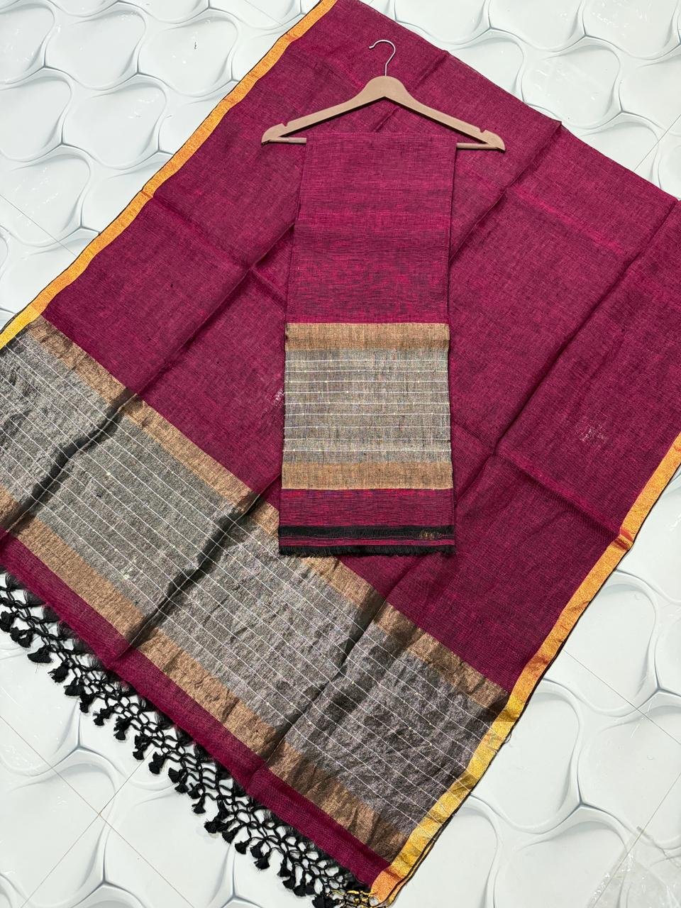 Elegant Pure Linen Top with Zari Border Dupatta Set