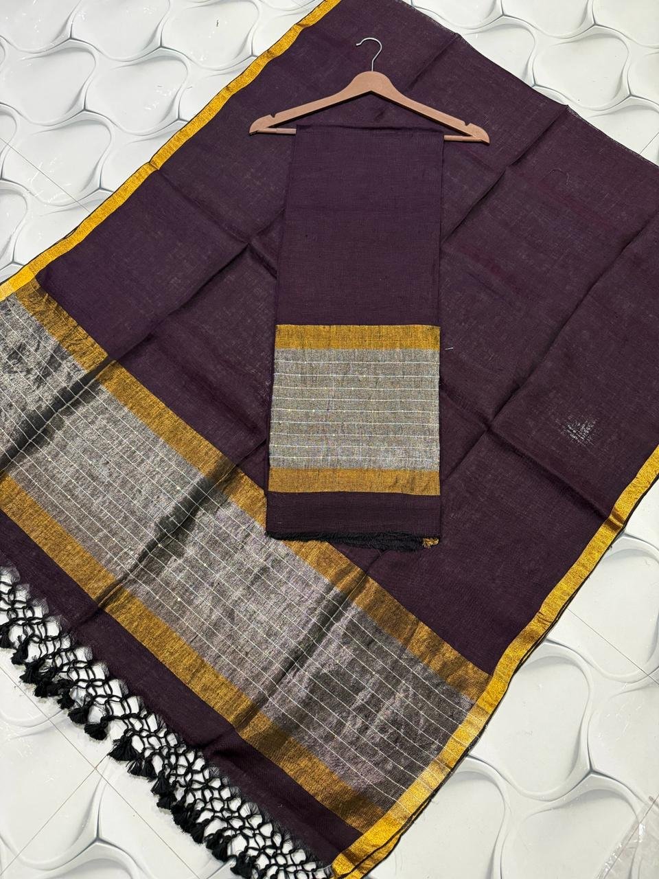 Elegant Pure Linen Top with Zari Border Dupatta Set